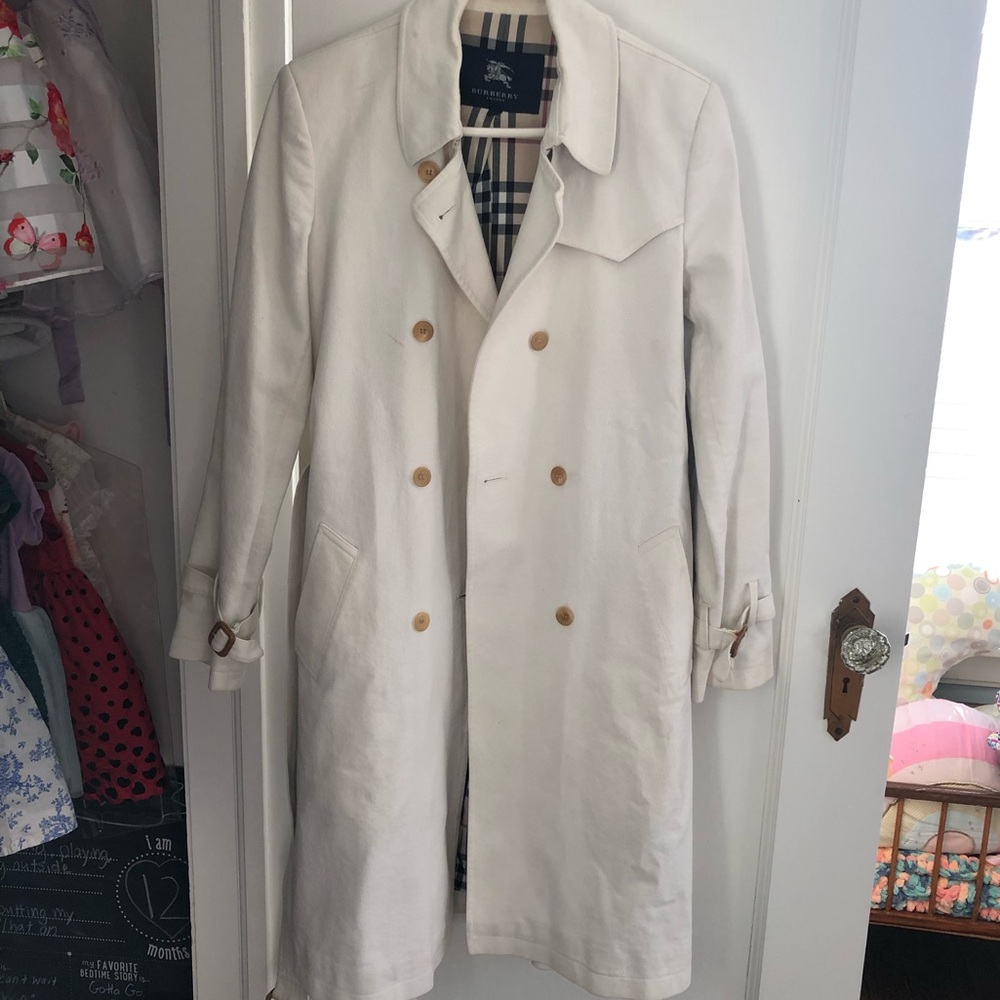 Burberry white cotton trench coat. UK Size 6/US 4